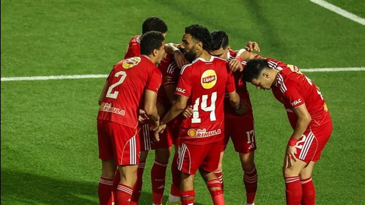 ملامح خط هجوم الأهلي أمام المصري في الدوري الممتاز